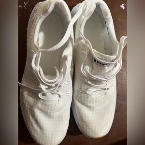 Mens NoBull Runners size 9.5